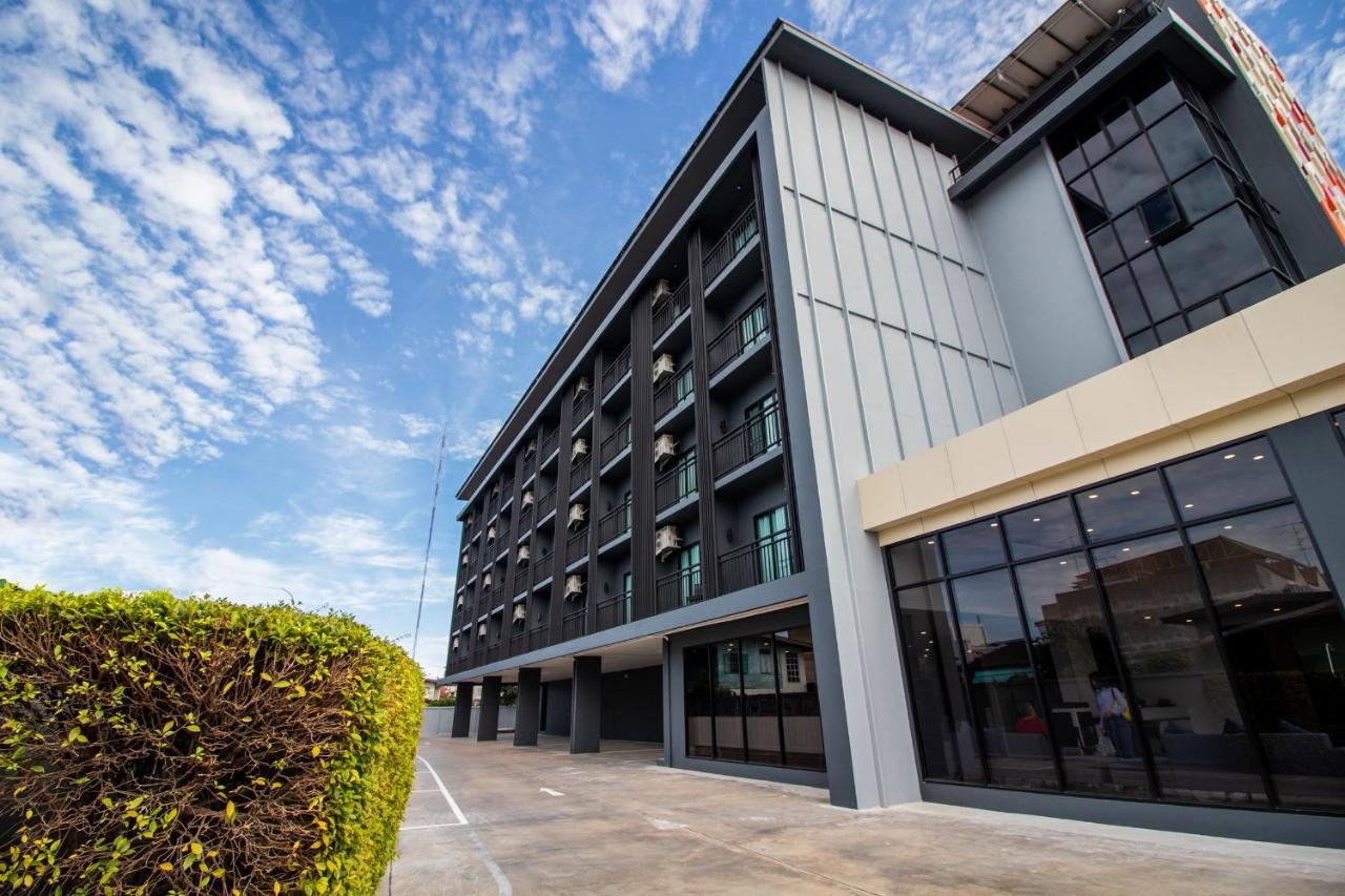 Fortune D Hotel Phitszanulok Kültér fotó