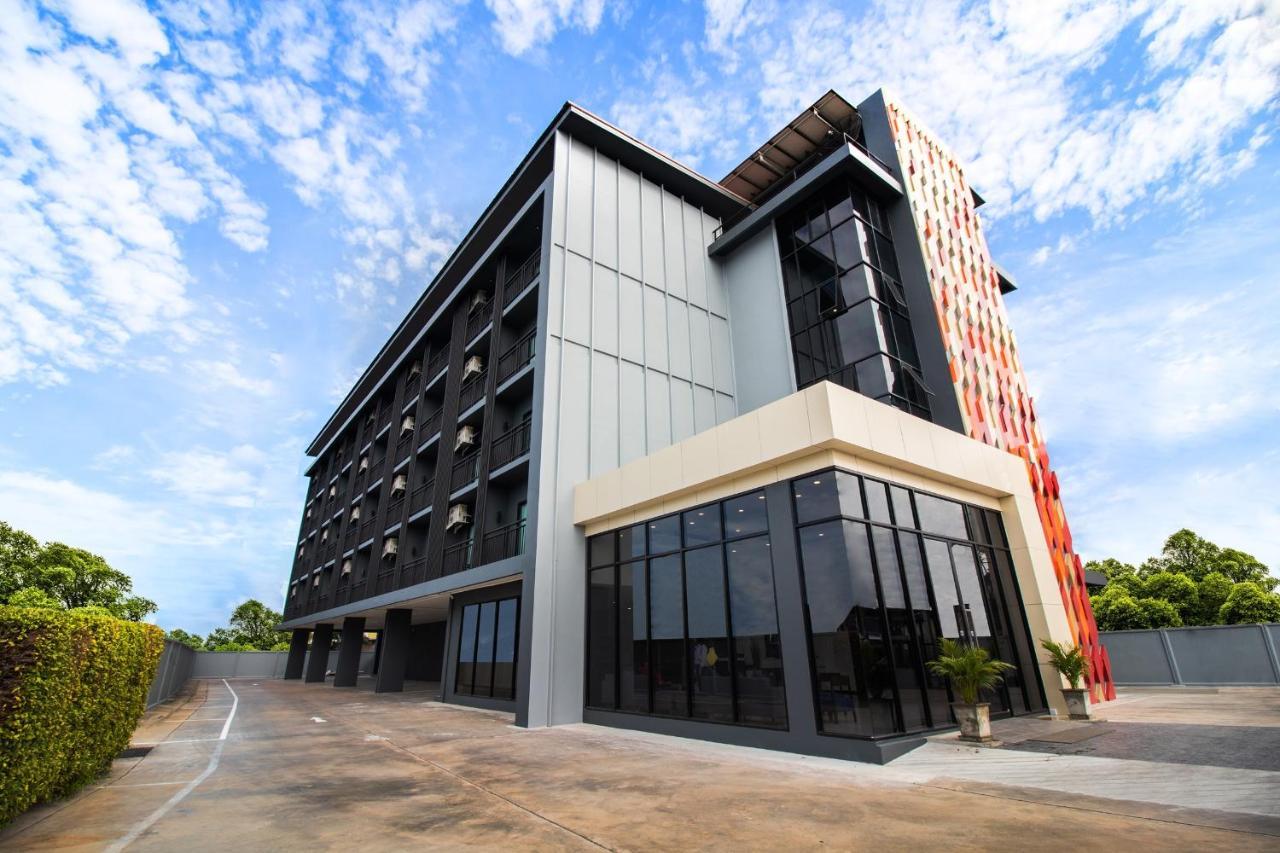 Fortune D Hotel Phitszanulok Kültér fotó
